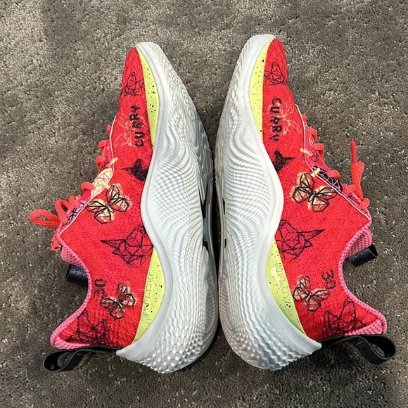 Butterfly Steph Curry shoes. - Picture 5 of 8